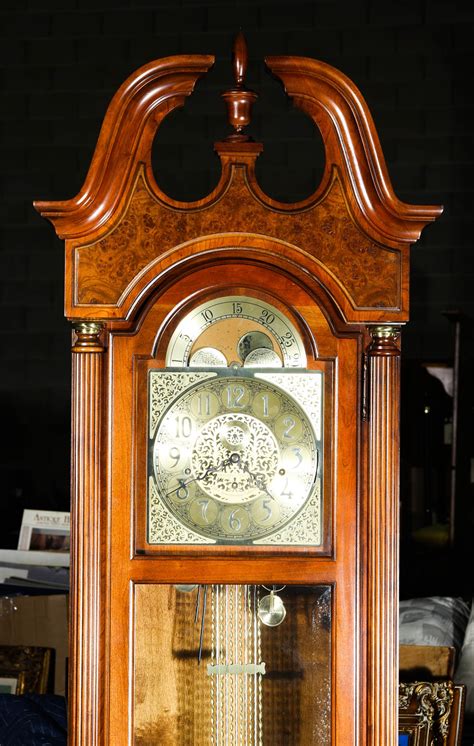 howard miller clock website